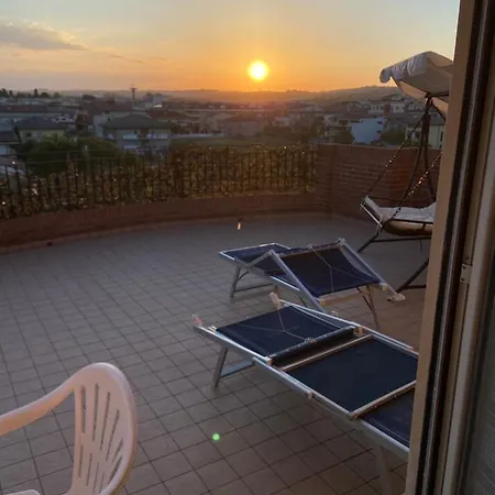 Monolocale Con Terrazza A Pochi Passi Dal Mare Con Stabilimento Balneare Convenzionato * Alba Adriatica