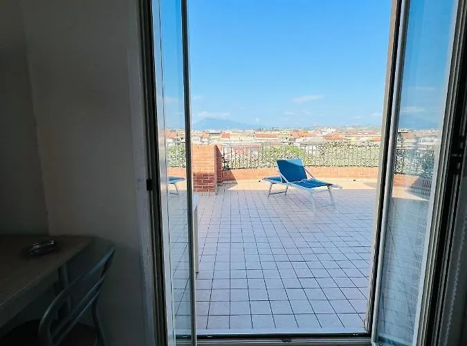 Monolocale Con Terrazza A Pochi Passi Dal Mare Con Stabilimento Balneare Convenzionato